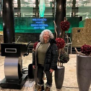 Meet your Posher, Leonor